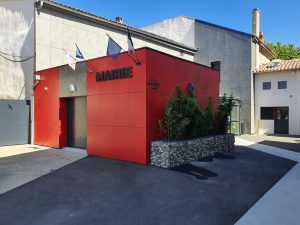 Façade stratifié compact pour la Mairie d’Ancone (Drôme)
